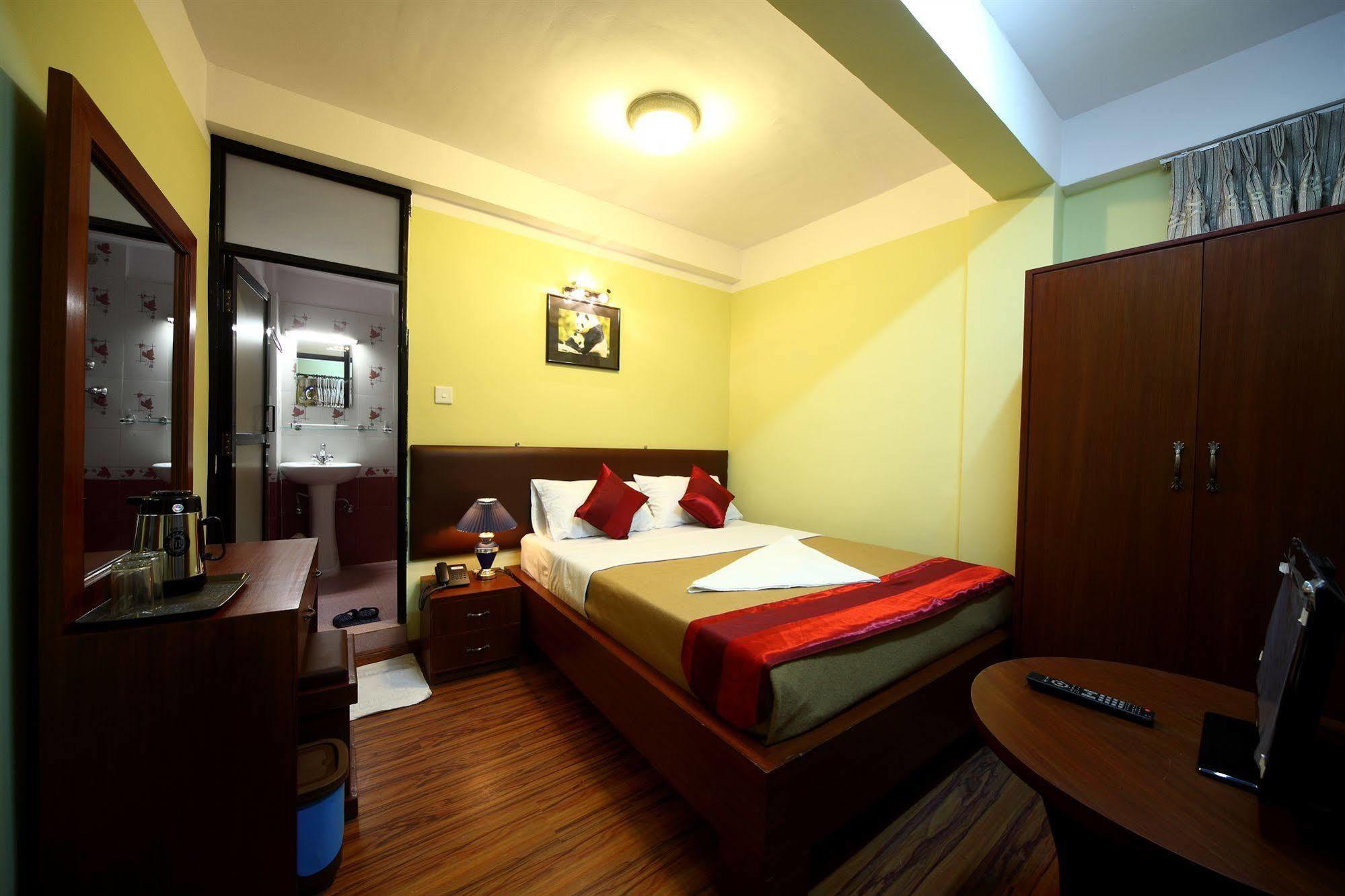 New Hotel Panda Catmandu Exterior foto